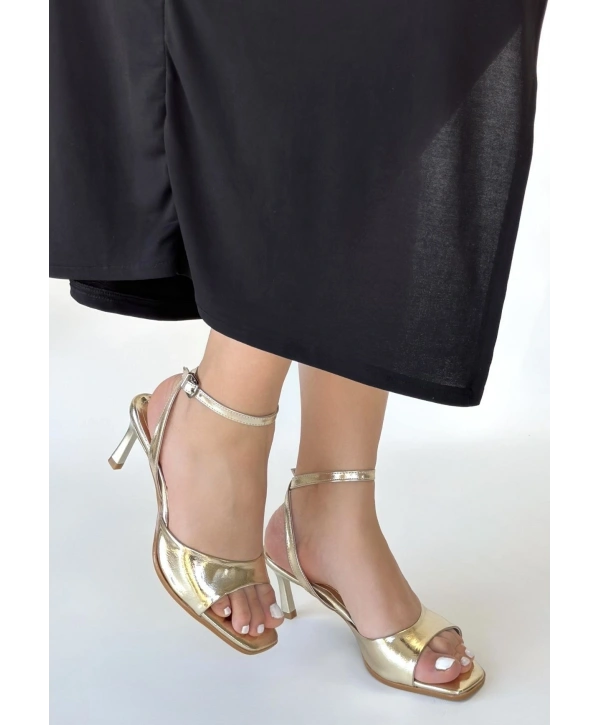 Lenya Gold Rugan Topuklu Ayakkabı