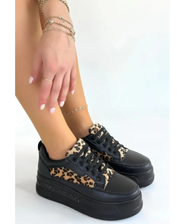 Lorrin Siyah Cilt Leopar Detaylı Bağcıklı Spor Ayakkabı