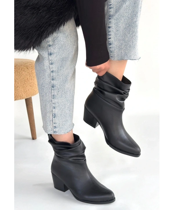 Lukana Siyah Cilt Topuklu Körüklü Bot