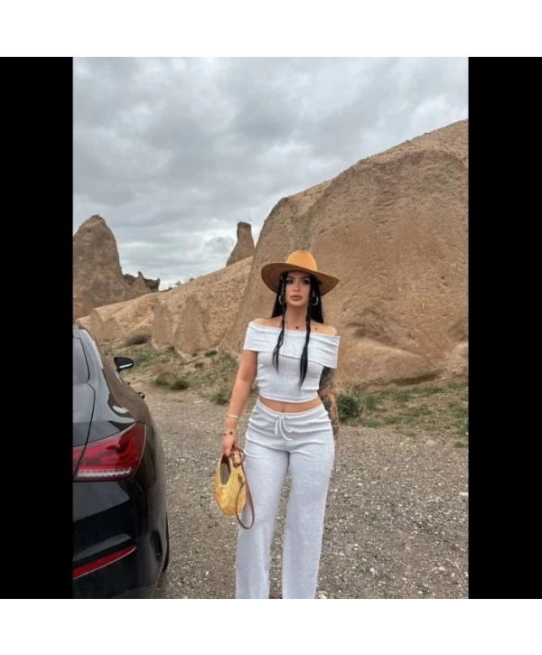 Madonna yaka bol paça pantolonlu takım