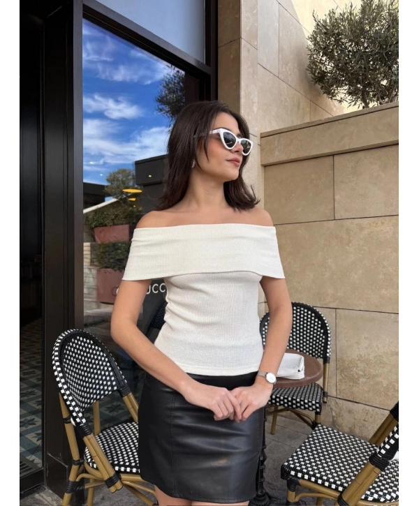 Madonna yaka sıfır kol bluz