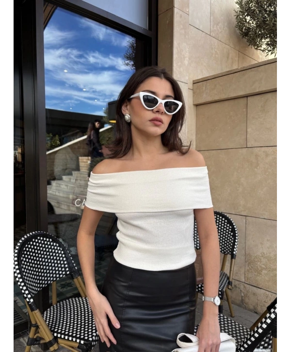 Madonna yaka sıfır kol bluz