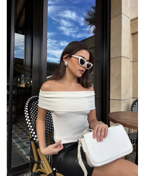 Madonna yaka sıfır kol bluz