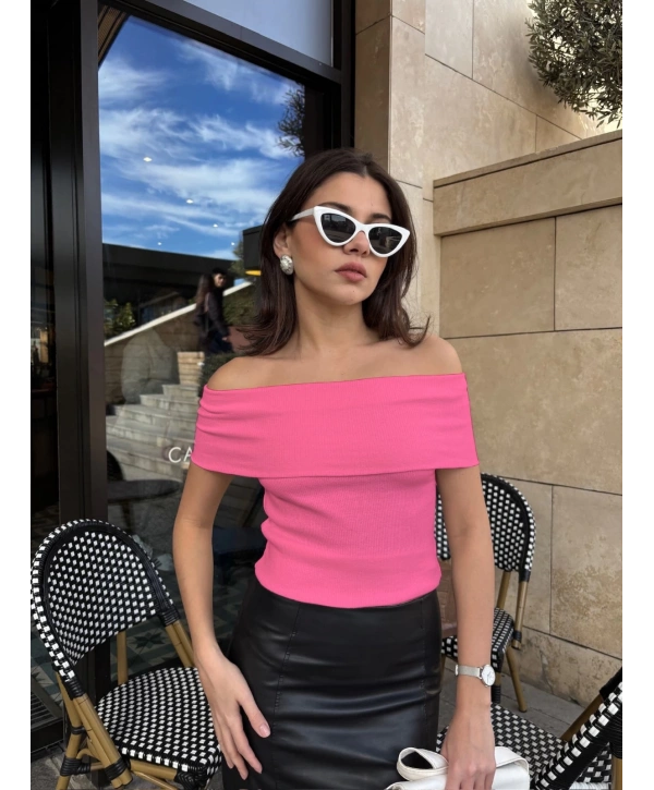 Madonna yaka sıfır kol bluz pembe