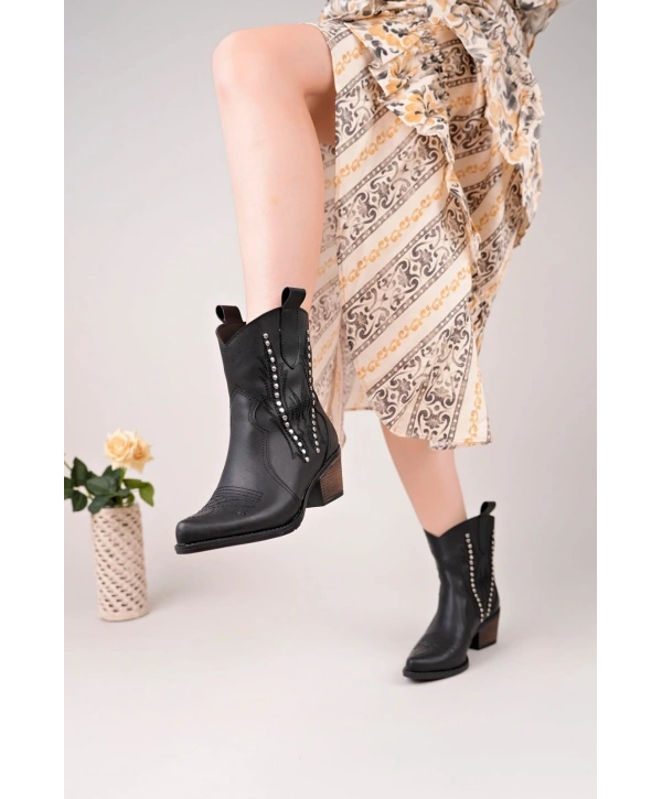 Matin Siyah Cilt Topuklu Bot
