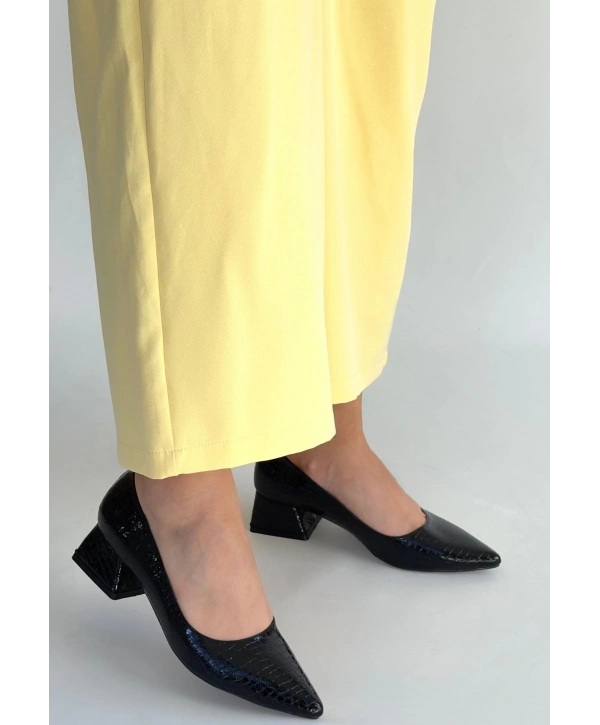 Meort Siyah Rugan Topuklu Ayakkabı