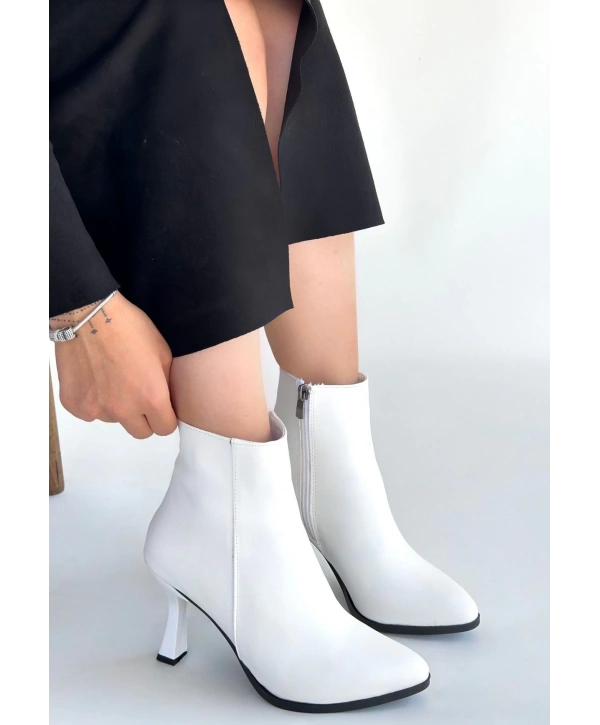 Mişha Beyaz Cilt Topuklu Bot