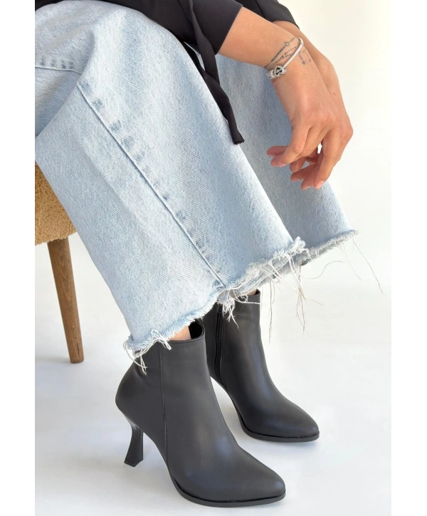 Mişha Siyah Cilt Topuklu Bot