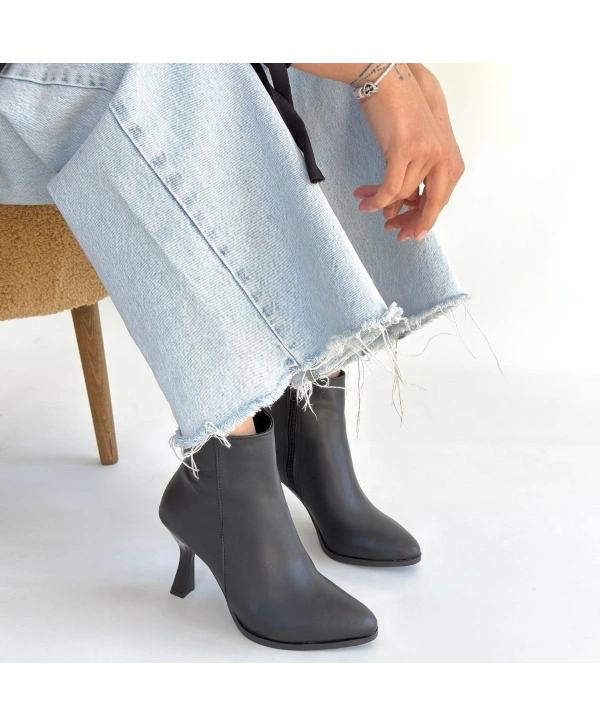 Mişha Siyah Cilt Topuklu Bot