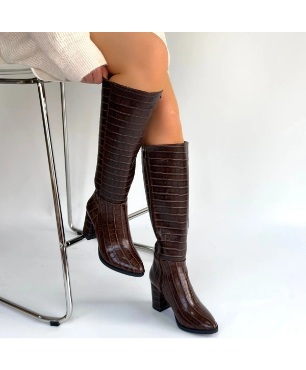 Morena Acı Kahve Desenli Rugan Topuklu Çizme