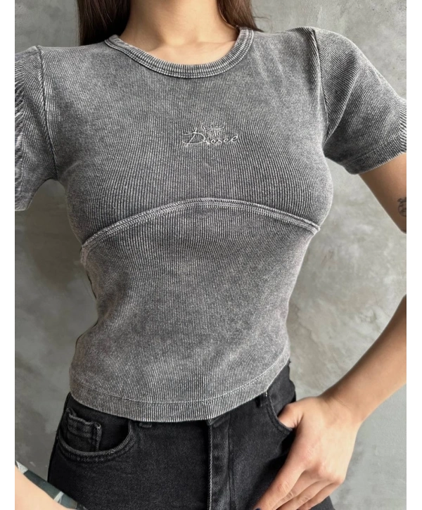 Nakış işlemeli asit yıkamalı bluz