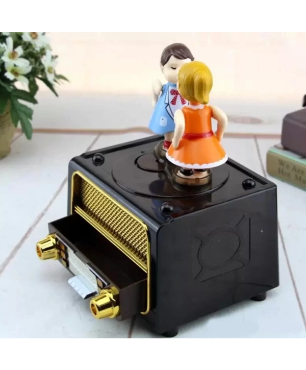 Öpüşen Çift Müzik Kutusu