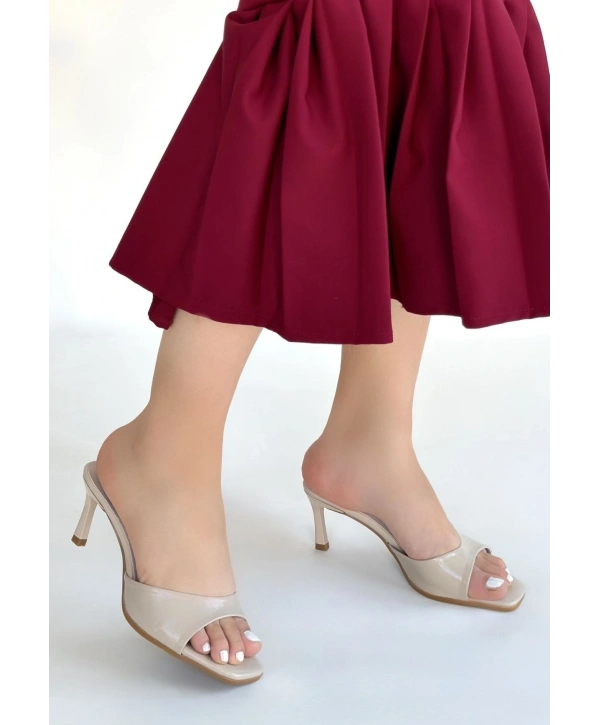 Ribay Bej Rugan Topuklu Terlik