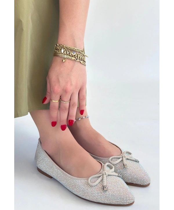 Sarra Bej Saten İşlemeli Babet Ayakkabı