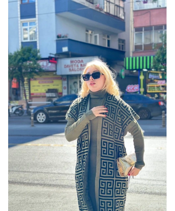 Siyah çizgi desenli elbiseli hırka triko takım haki