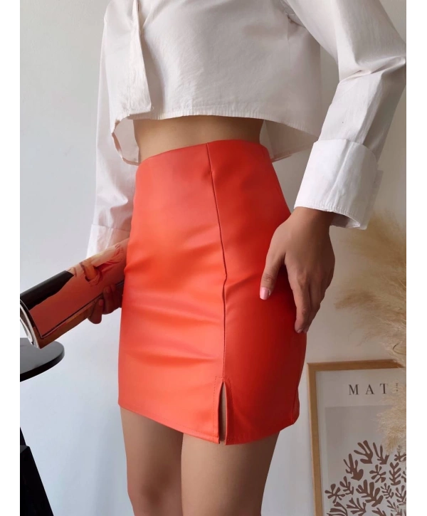 Tek yırtmaçlı arkadan fermuarlı deri etek turuncu s24475
