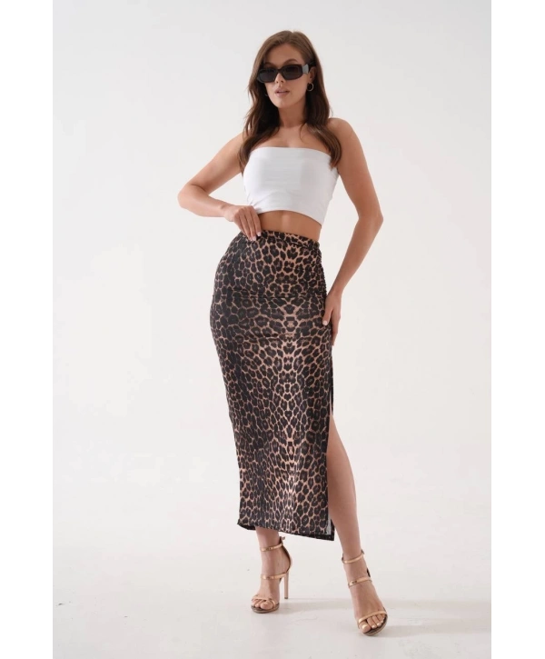 Uzun yırtmaçlı ince kumaş etek leopar