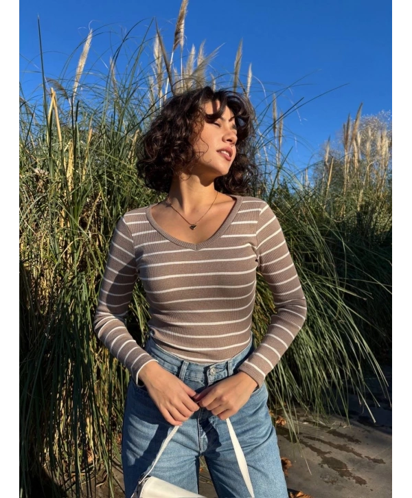 V yaka çizgili bluz bej A3699