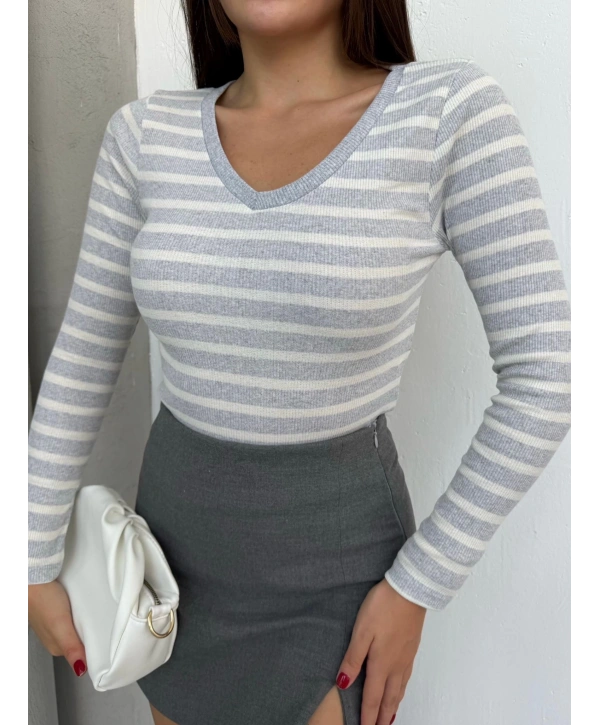 V yaka çizgili bluz gri A3699