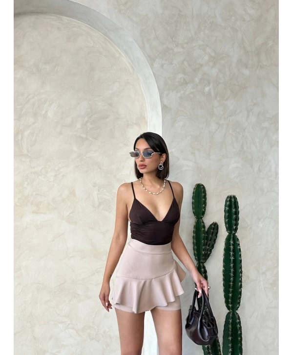 Valonlu fırfırlı şort bej s24683