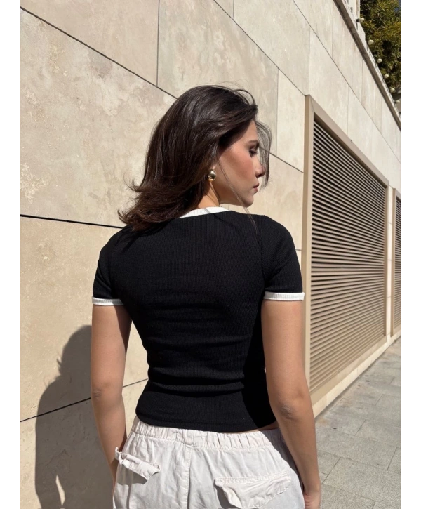 Yaka kol garnili ön parçalı bluz