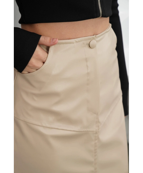 Yırtmaçlı uzun deri etek bej