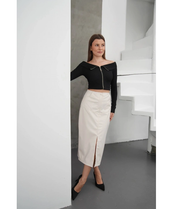 Yırtmaçlı uzun deri etek krem