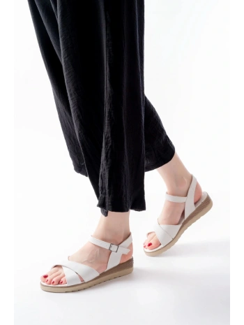 692-564 Beyaz Ortopedik Taban Çapraz Tokalı Kadın Sandalet