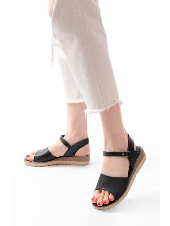 692-500 Siyah Ortopedik Taban Tokalı Kadın Sandalet