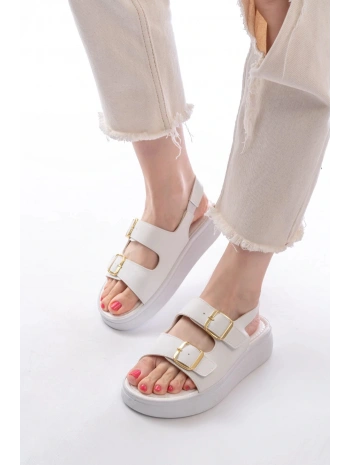 24413-572 Beyaz Günlük Dolgu Topuk Toka Aksesuarlı Kadın Sandalet