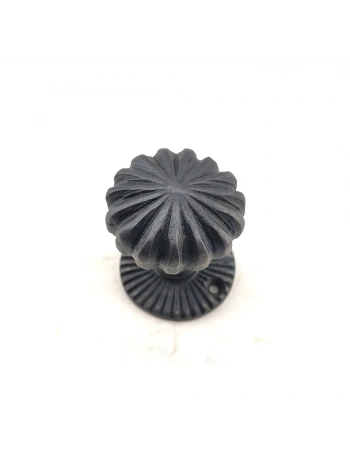 Antika Tarz Dekoratif Pirinç Açarlı Kapı Babası - 50mm, Oksit