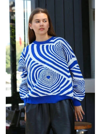 Beyaz kalp çizgili kazak saks mavisi