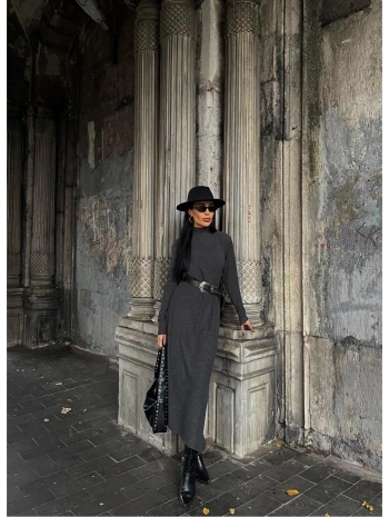 Boğazlı kalın bürümcük uzun elbise siyah