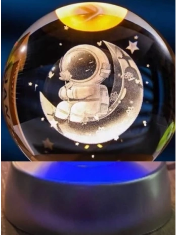Dekoratif Ay Üstünde Astronot Tasarımlı Plastik Altlıklı Cam Küre