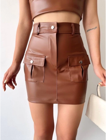 Önden iki cepli deri etek kahve h240040