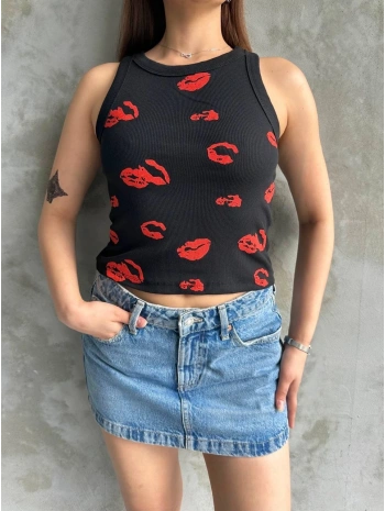 Öpücük baskılı bluz