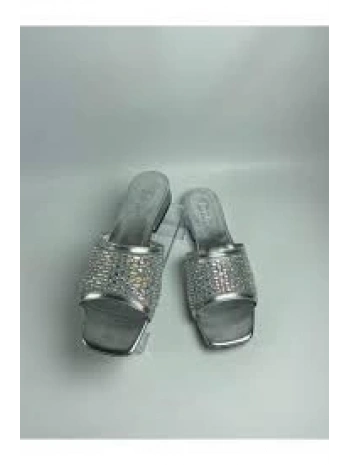 Ortu Gümüş Cilt İşlemeli Terlik