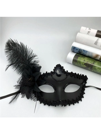 Siyah Mat Renk Yandan Tüylü Güllü Parti Balo Venedik Maskesi 16x22