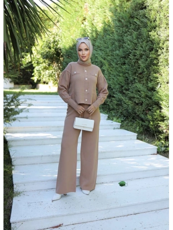 Taş düğmeli ikili triko takım vizon