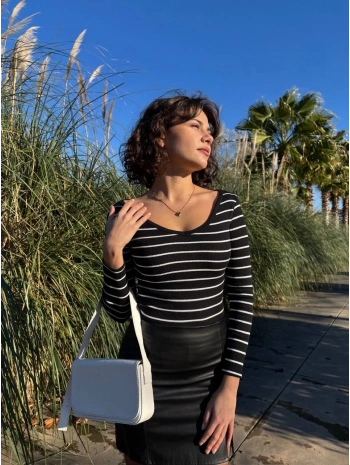 V yaka çizgili bluz siyah A3699