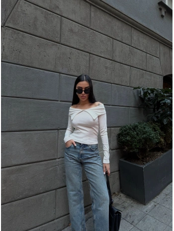 Kelebek yaka uzun kol bluz beyaz