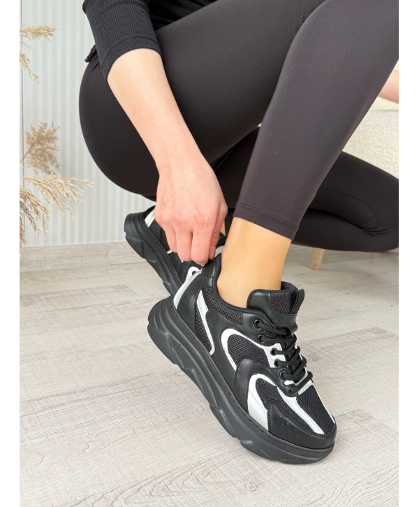 Cata Siyah Cilt Beyaz Detaylı Spor Ayakkabı