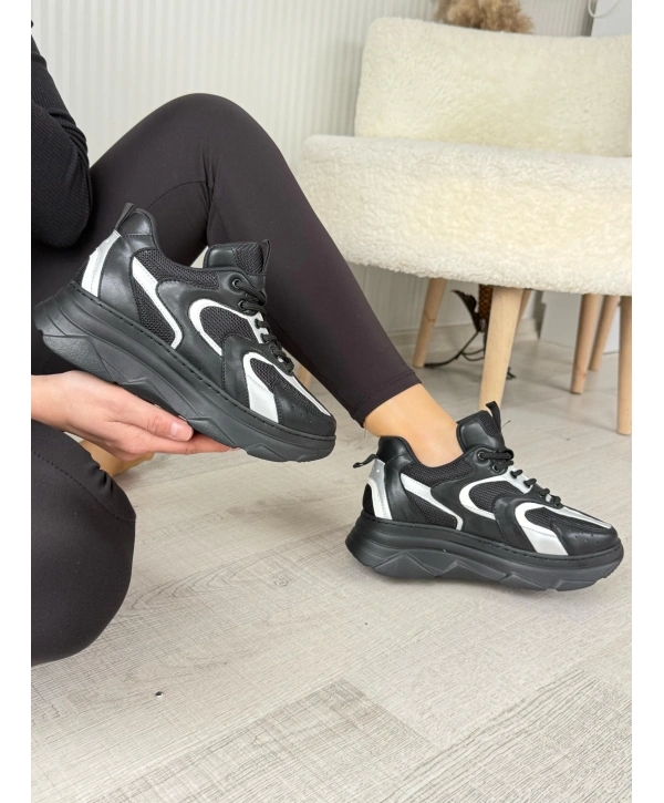 Cata Siyah Cilt Beyaz Detaylı Spor Ayakkabı
