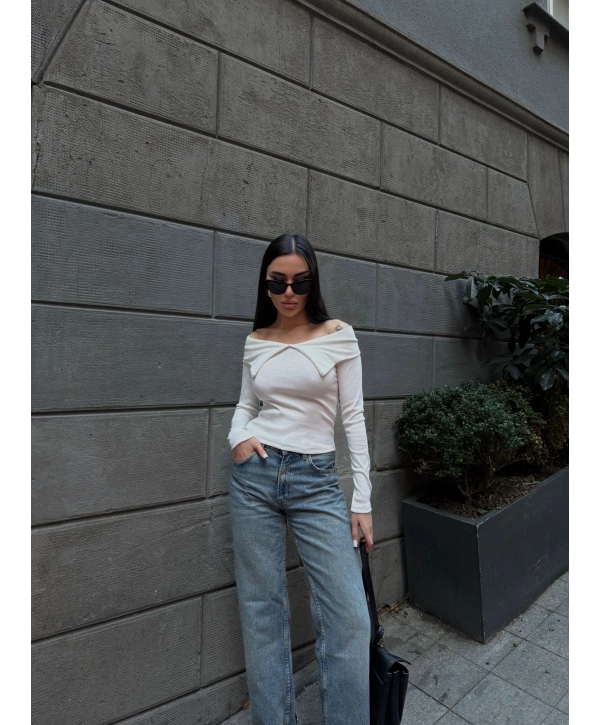 Kelebek yaka uzun kol bluz beyaz