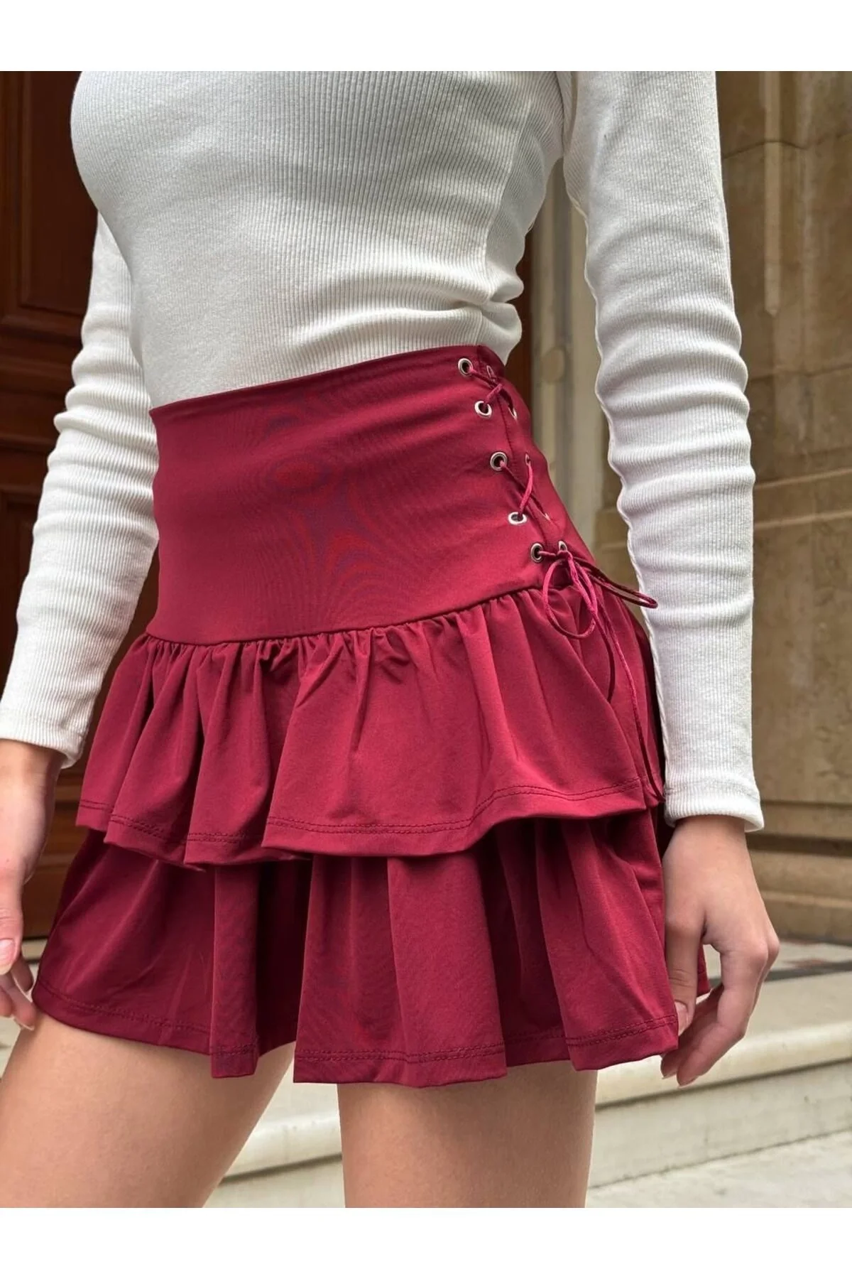 Kadın Yüksek Bel Yanları Büzgülü Kat Kat Fırfırlı Vücudu Saran Mini Etek - Kırmızı