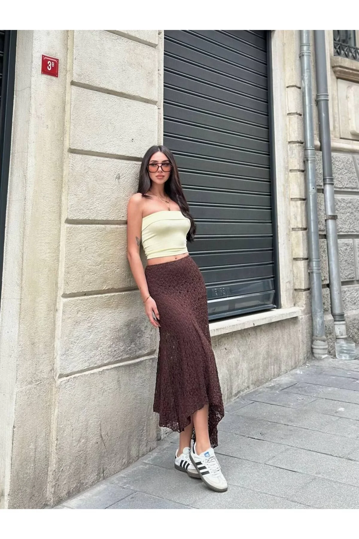 Kadın Yüksek Bel Beli Lastikli Asimetrik Kesim Dantelli Midi Boy Etek - Kahverengi