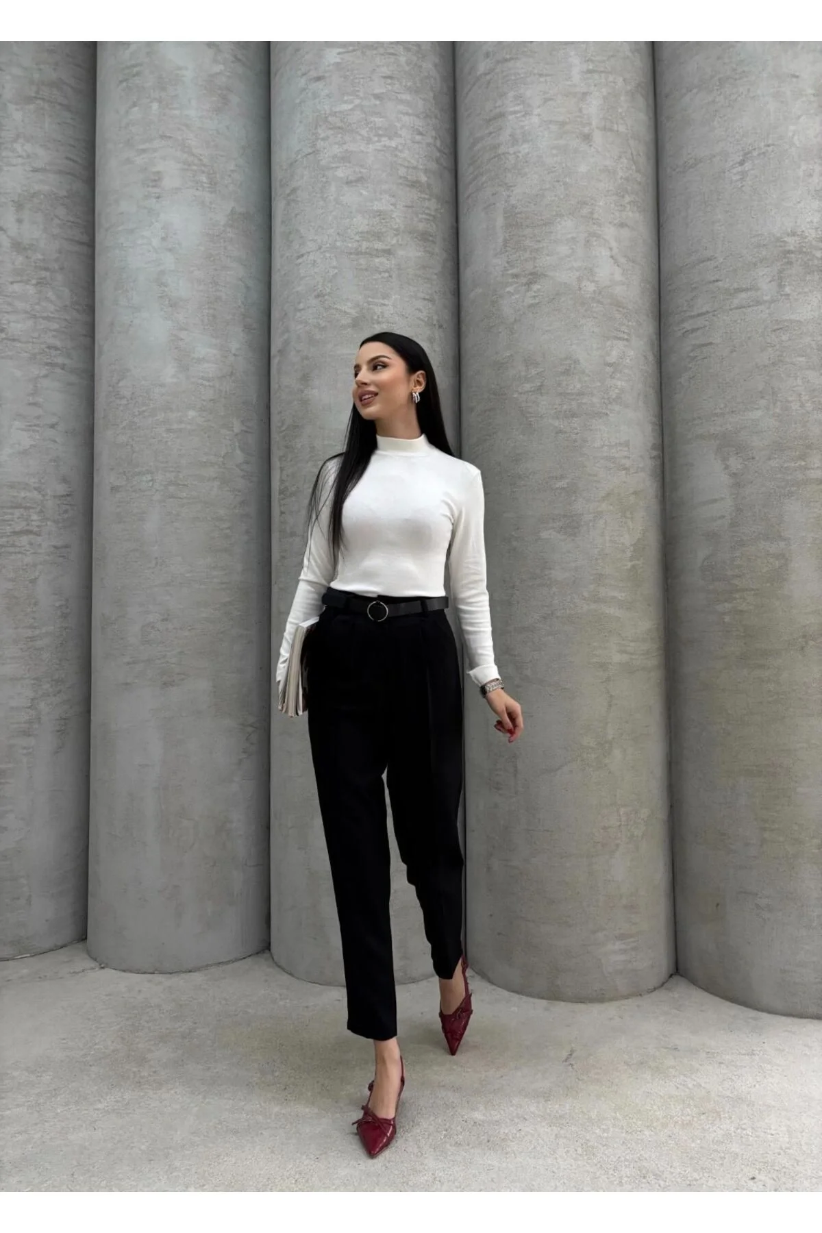 Kadın Yüksek Bel Pileli Havuç Paça Klasik Vücudu Saran Kumaş Pantolon - Siyah