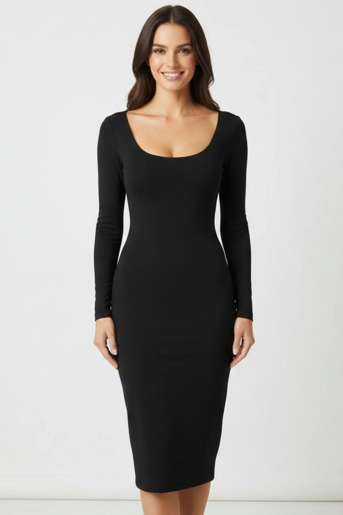 Kadın Siyah U Yaka Uzun Kollu Arkası Yırtmaçlı Sandy Kumaş Maxi Elbise