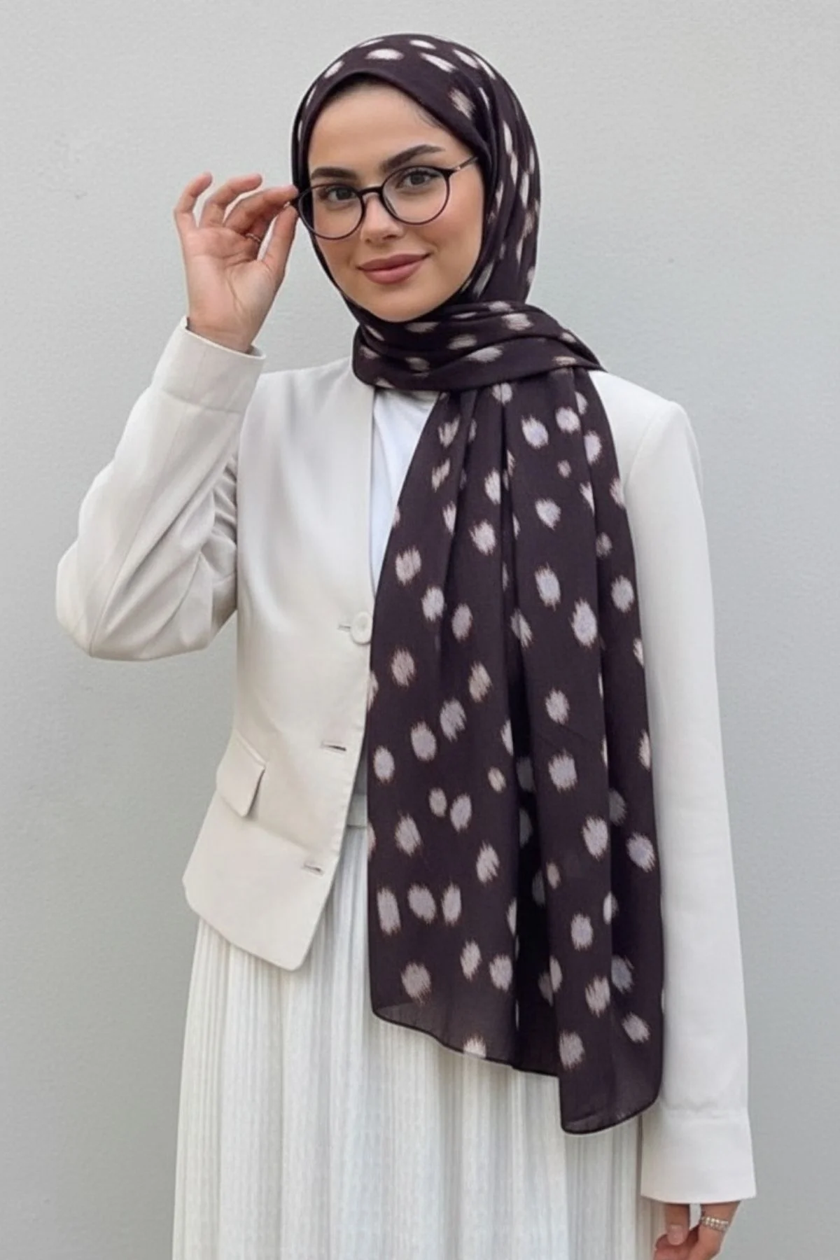 Kadın Kahverengi İkat Puantiye Desenli Pamuklu Soft Dokulu Mevsimlik Tesettür Şal