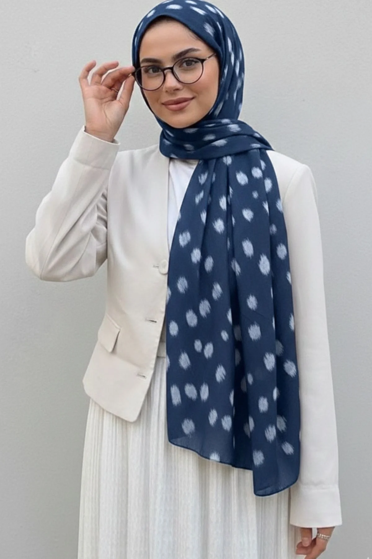 Kadın Lacivert Ceylan Desenli Pamuklu Soft Dokulu Mevsimlik Tesettür Şal